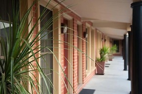 The Georgian Motor Lodge