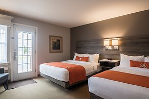Amsterdam Inn & Suites, an Ascend Collection Hotel
