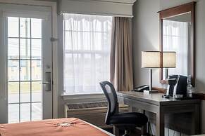 Amsterdam Inn & Suites, an Ascend Collection Hotel