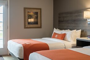Amsterdam Inn & Suites, an Ascend Collection Hotel