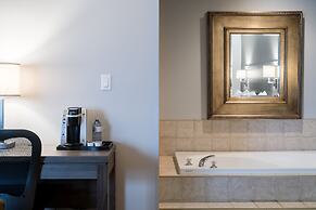Amsterdam Inn & Suites, an Ascend Collection Hotel