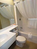 Amsterdam Inn & Suites, an Ascend Collection Hotel