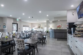 Amsterdam Inn & Suites, an Ascend Collection Hotel