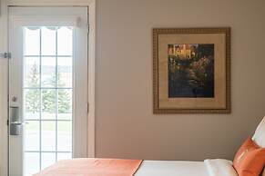Amsterdam Inn & Suites, an Ascend Collection Hotel