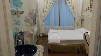 Jayleen 1918 Hotel