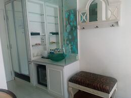 Jayleen 1918 Hotel