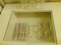 Jayleen 1918 Hotel
