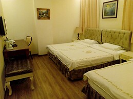 Jayleen 1918 Hotel