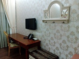 Jayleen 1918 Hotel