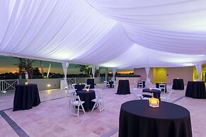 Wyndham Grand Jupiter at Harbourside Place