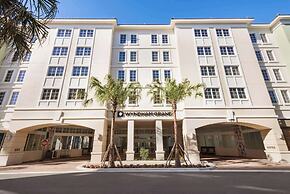 Wyndham Grand Jupiter at Harbourside Place