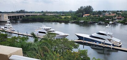 Wyndham Grand Jupiter at Harbourside Place
