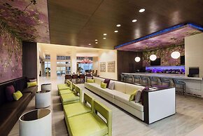 Wyndham Grand Jupiter at Harbourside Place