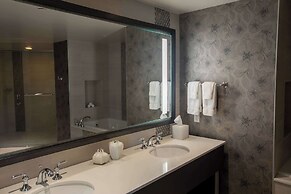 Wyndham Grand Jupiter at Harbourside Place