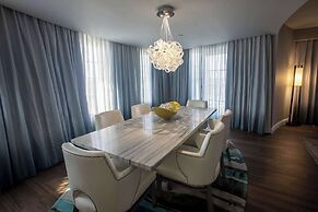Wyndham Grand Jupiter at Harbourside Place