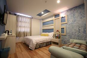 Sunshine Inn Plus
