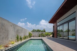 Sunday Sea Two Pool Villa Pattaya