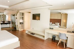 Holiday One Hotel