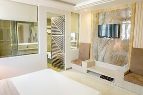 Holiday One Hotel