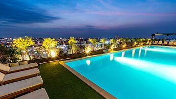 Holiday One Hotel