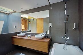 Eriyadu Island Resort