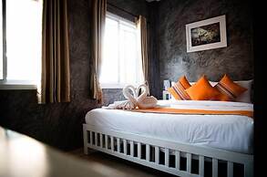 Ban's Avenue Guest House