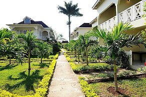 Coral Seas Beach Resort