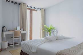 Phi Phi Cozy Seafront Resort