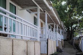 Phi Phi Cozy Seafront Resort