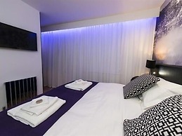 Mayfield Hotel