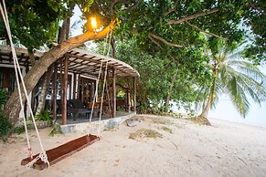 B52 Beach Resort
