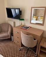 Haley's Hotel