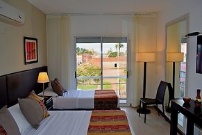 De la Plaza Hotel