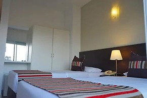 De la Plaza Hotel