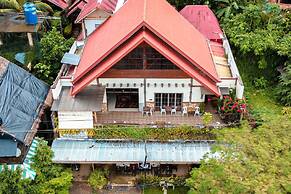 Novie's Tourist Inn