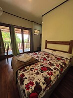 Novie's Tourist Inn