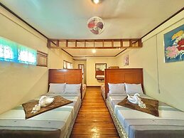 Novie's Tourist Inn