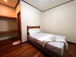 Novie's Tourist Inn