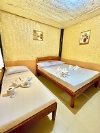 Novie's Tourist Inn
