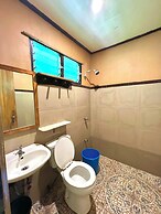 Novie's Tourist Inn