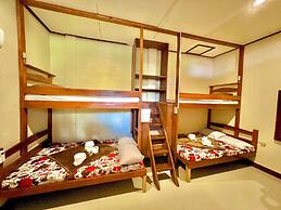 Novie's Tourist Inn