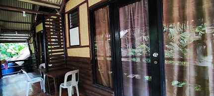 Novie's Tourist Inn