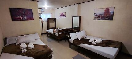 Novie's Tourist Inn