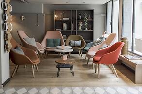 Petit Palace Hotel Tres