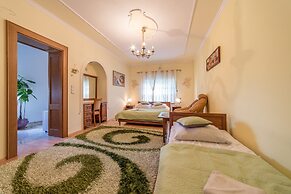 Motelik Mister