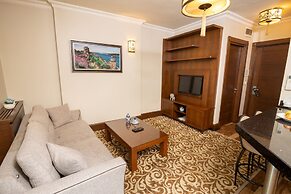 K Suites Hotel