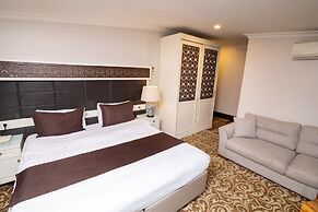 K Suites Hotel