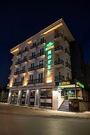 K Suites Hotel