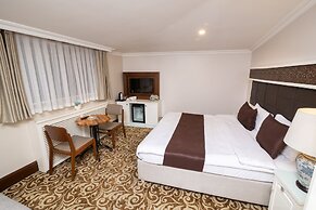 K Suites Hotel