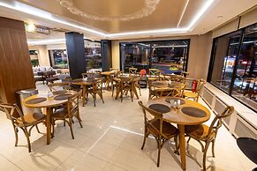 K Suites Hotel